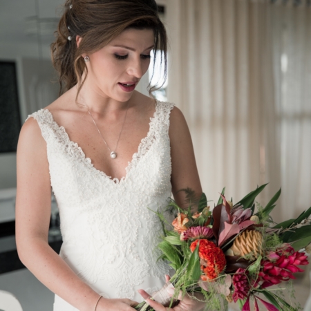 Abito da sposa e gioielli